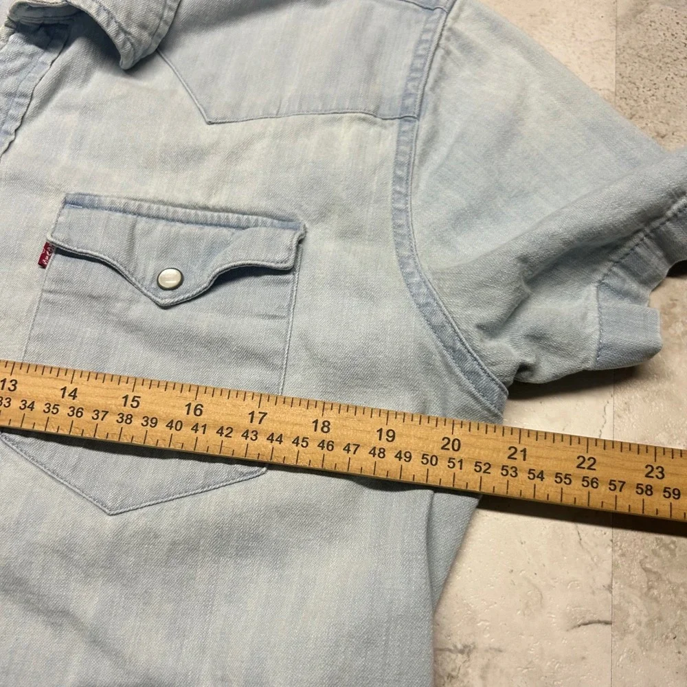 Levis Western Shirt Light Wash Blue Mens Medium Short Sleeve Pearl Snap 0331